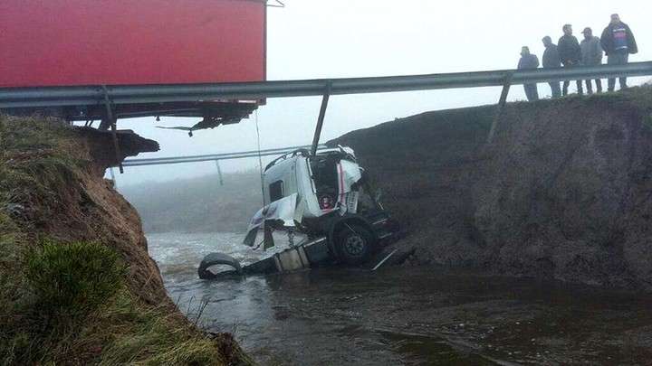 Foto del corte en Ruta 3 entre Trelew y Comodoro.Foto Ricardo Asencio