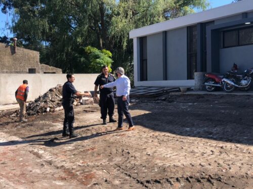 frente de la nueva Jefatura de Policía 2